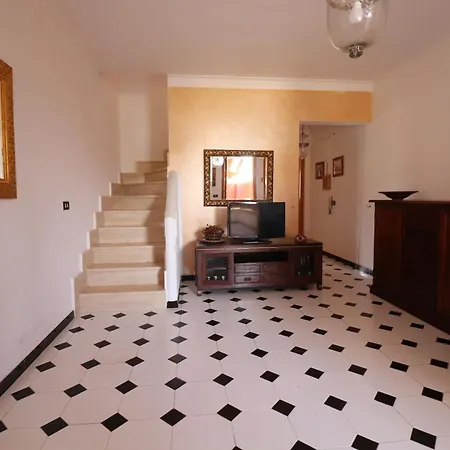 Nina A Villa